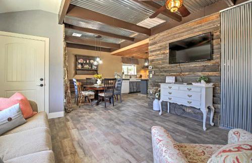 Newly Remodeled Home with Yard in Downtown Caliente! - Foto 5