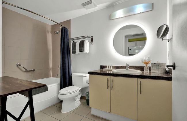 Stunning 12th Floor Studio in the Grove - Foto 27