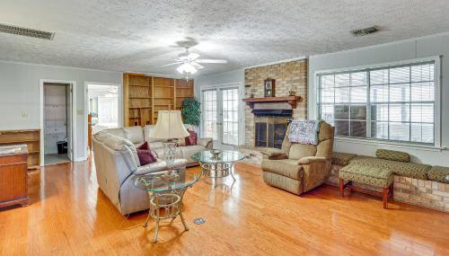 Spacious Downtown Montgomery Home with Yard, Patio! - Foto 5