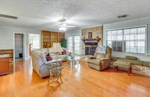 Spacious Downtown Montgomery Home with Yard, Patio! - Foto 5
