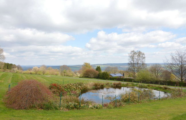 Hillside Retreat With Pond - Photo 28