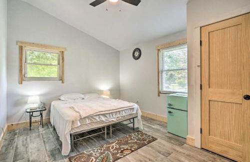 Modern Moncks Corner Home with Fenced Backyard! - Foto 14