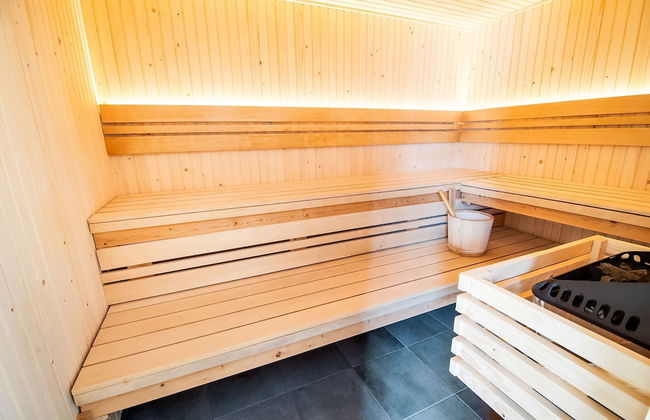 Luxurious Villa With Pool and Sauna, and Very Suitable for Culinary Workshops - Photo 27