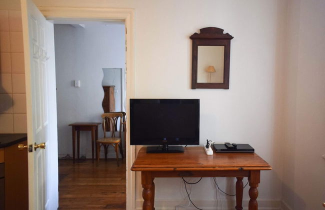 Incredible Location One Bedroom Apartment - Photo 4