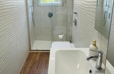 Studio Suite 11 - Photo 7