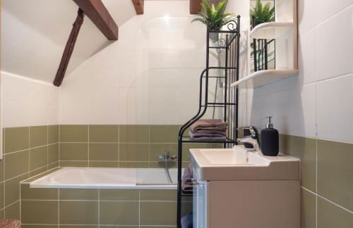 Résidence de 80 m2 avec balcon & cour alsacienne - début Route des Vins - Foto 6