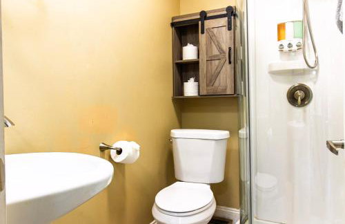 Ground-Level 2B2B Apt in Bryn Mawr w Parking - Foto 10