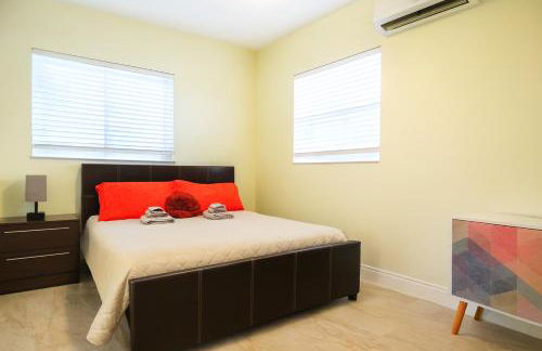 Family, Couples Retreat near Airport, Cruise Port & Beaches - Foto 8