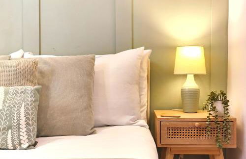 Stunning Apartment-6 Minute walk from Beach-Free Parking - Photo 2