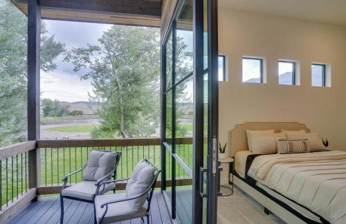 Chic Utah Getaway with Fireplace, Sauna and 2 Decks! - Photo 12