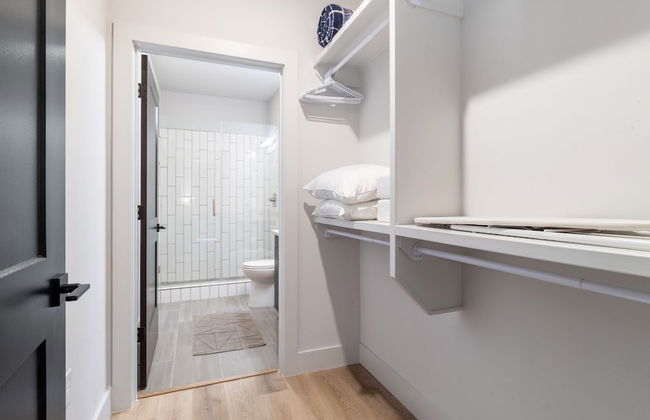 Astra Modern Midtown Retreat With Pool Gym Steps to Dining Broadway - Foto 17