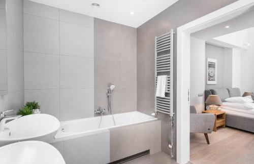 Venetian House Market Square Aparthotel - Photo 40