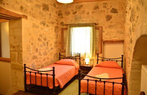 Roukouneli Traditional Stone House - Terrace & BBQ - Foto 22