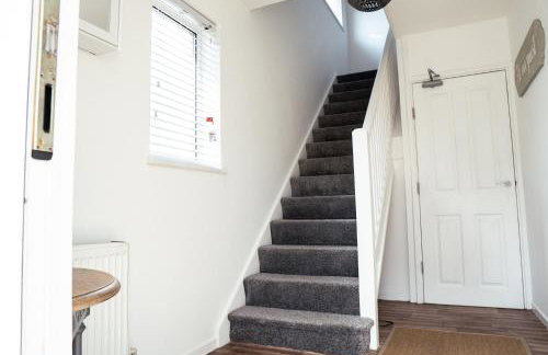 Large 4 BedroomProperty driveway and 3 bathrooms - Photo 11