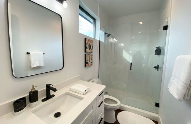 Modern Home Near the University of Texas - Foto 17