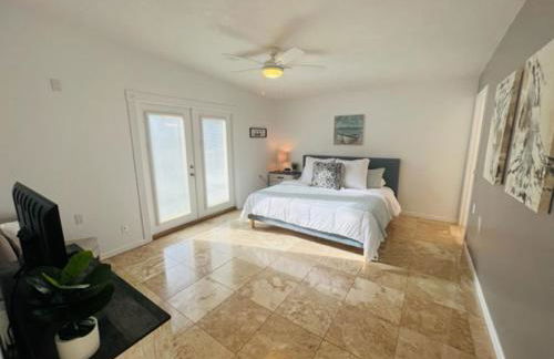 Pool, Hot tub, Close to Beaches, Shopping, More! - Foto 24