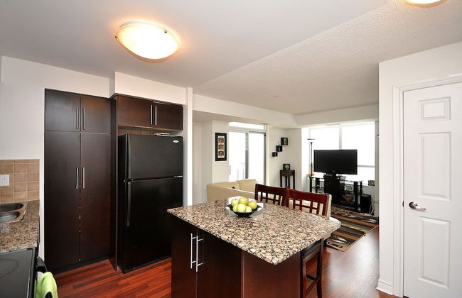 NAPA Furnished Suites - Square One - Photo 7