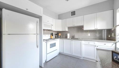Comfy & Spacious Duplex w Top Amenities! - Foto 5, stove, dishwasher, toaster