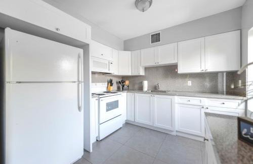 Comfy & Spacious Duplex w Top Amenities! - Foto 5