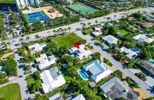 Across from Beach- 3 Master Suites, Heated Pool & Spa, Tanning Ledge, Golden Tee - by Maven Vacation Rentals - Foto 54