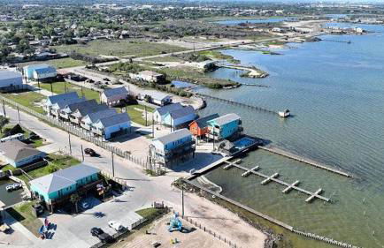 Waterfront Escape w/ Views Shared Pool & Boat Dock Orange Crush by Avantstay - Foto 52