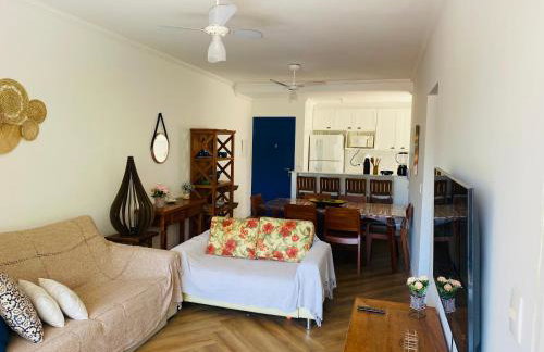 Apto com ar-cond e piscina a 100m mar praia da Enseada - Foto 32