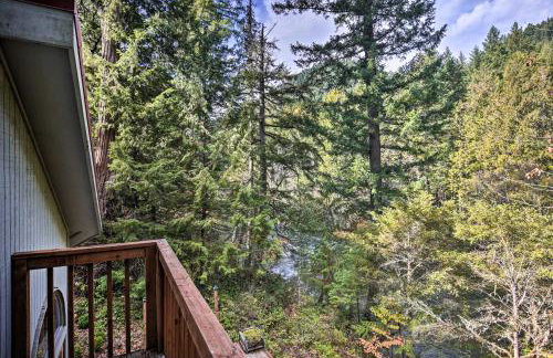 Enchanting Escape with Hot Tub, Decks and Views! - Foto 22