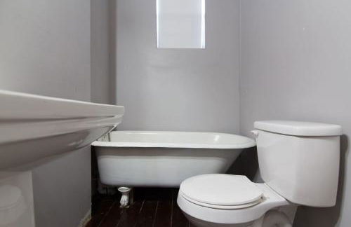 Modern Condo 2 Blocks From Quarters - Foto 33