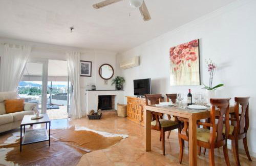 Private Beach Villa for 6 with Seaview, Pool & big Sun Terrace - Foto 11