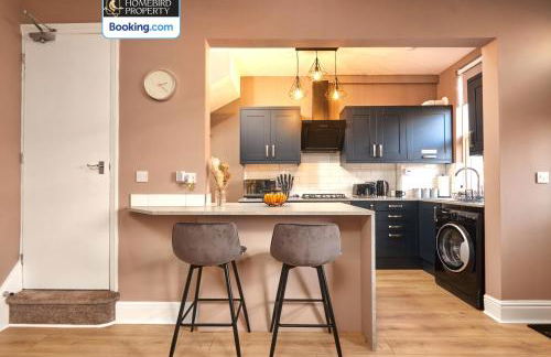 Beautiful 3BDR House By Homebird Property Management Short Lets & Serviced Accommodation Leeds With Free Parking & Free WiFi - Foto 6