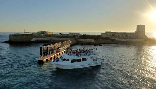 Ferry y entrada al castillo de Sancti Petri - Foto 2