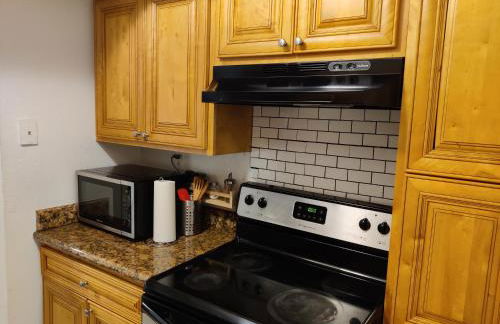 Beautiful 2-Bedroom Condo Near Universal and other Orlando Attractions, King Bed & Wi-Fi - Foto 9