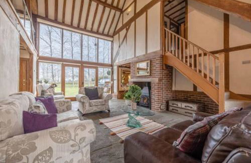 Dorney,Windsor Family Getaway with Hot Tub - Photo 13