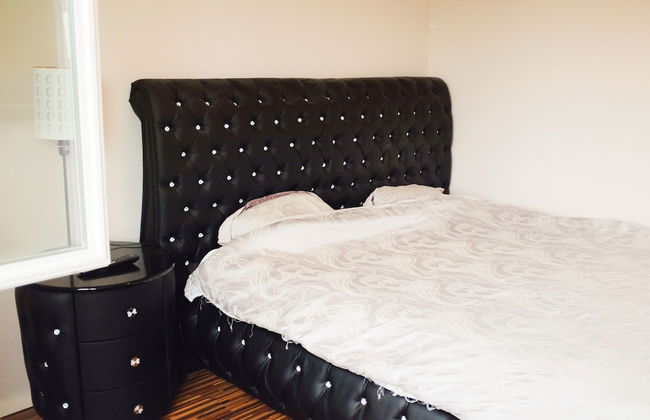 Central - 2 Bedroom Apartment - Photo 3