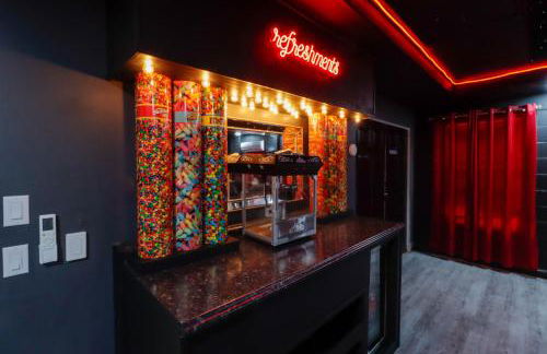 Ultimate Family Escape Near Disney - Sparkling Pool, Hot Tub & Epic Private Movie Room - Foto 55