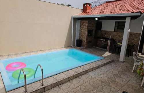 Casa Maravilhosa, Pé na Areia com Piscina, Área Gourmet com Churrasqueira em Deck Coberto Frente a Piscina, Mesa de Bilhar, 4 Quartos Confortáveis, Sendo 2 Suítes, Cozinha Americana e Sala de Jantar, Ampla Garagem para 6 Carros - Mercado na rua da Casa - Photo 4