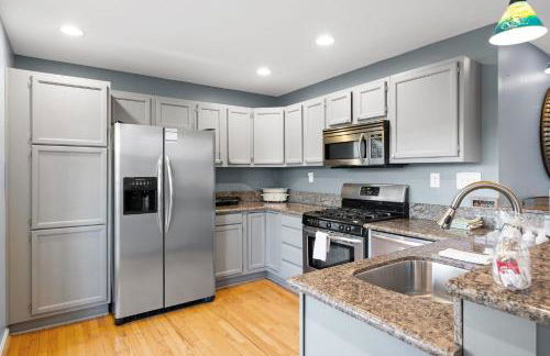 Lakefront, Private Covered Dock, Huge Balconies - Foto 2