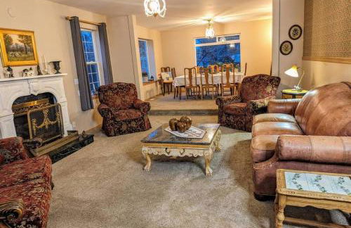 Five Bedroom Colonial Style Home - Foto 19