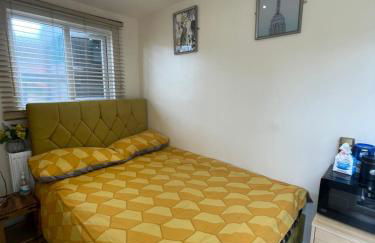 Mitcham Let 11 - Foto 1