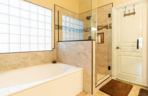 Oasis Villa With Pool, Putting Green & Pool Table - Photo 37