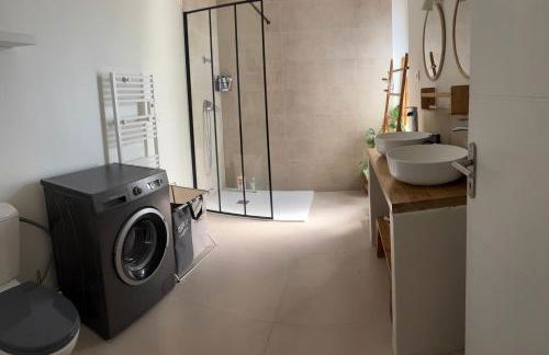 Escapade Parfaite Terrasse ensoleillée Piscine & Parking - Foto 15