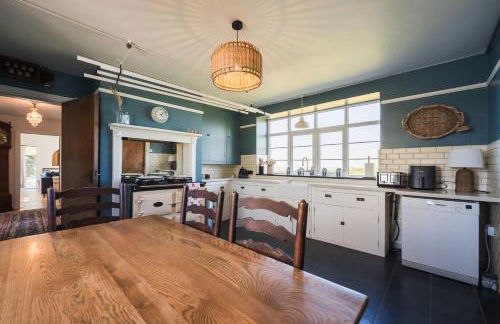 Cliff Top - Panoramic Sea Views with Spa & Hot Tub - Photo 15