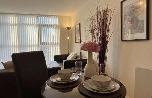 Cardiff City Center - FREE On-Site Parking - Photo 3