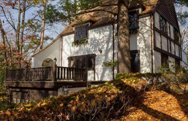 Castle on Glen - 3 Bedroom Home - Photo 15