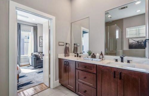 Luxury Downtown Getaway with Breathtaking Views - Foto 29