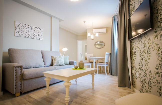 1 bed Superior Holidays2Malaga - Photo 2