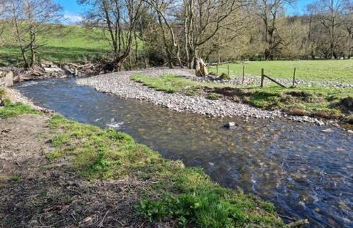 Riverside Cabin - Sleeps 2 - Hottub - Parking - Foto 45