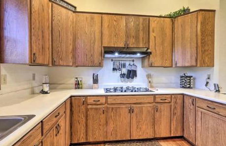 Kathys Cabin, King Bed, Hot Tub, Near-NAU & Downtown attractions, Perfect Year-Round Mountain Getaway - Photo 12