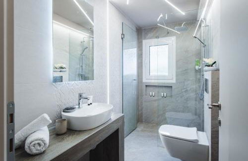 Veria Panorama Luxury Suite with Garden 2 - Photo 3