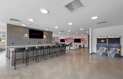 1BR Apt King Bed FREE Parking Gym - RoofTop 609 - Foto 25